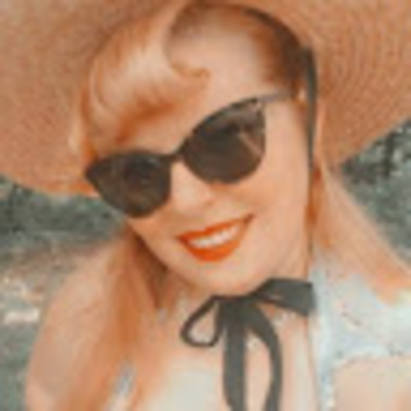 Meet your Posher, Ashley - Picture 1 of 1